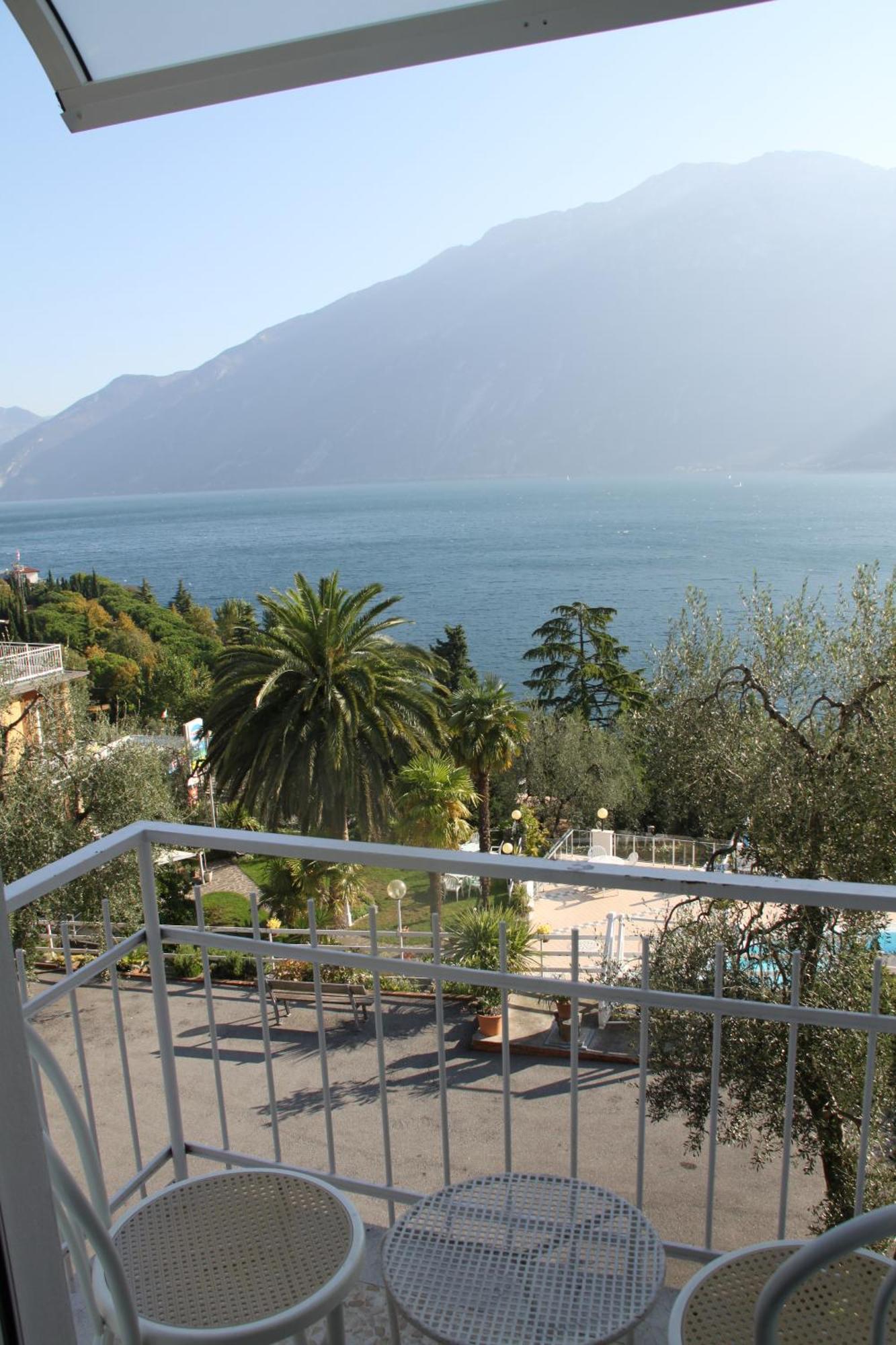Hotel Riviera Panoramic Green Resort ليمونِ سول غاردا الغرفة الصورة