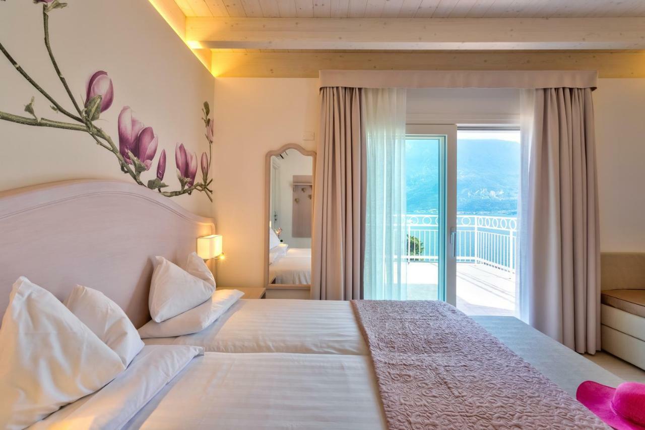 Hotel Riviera Panoramic Green Resort ليمونِ سول غاردا المظهر الخارجي الصورة