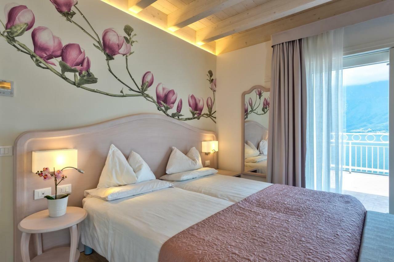 Hotel Riviera Panoramic Green Resort ليمونِ سول غاردا المظهر الخارجي الصورة