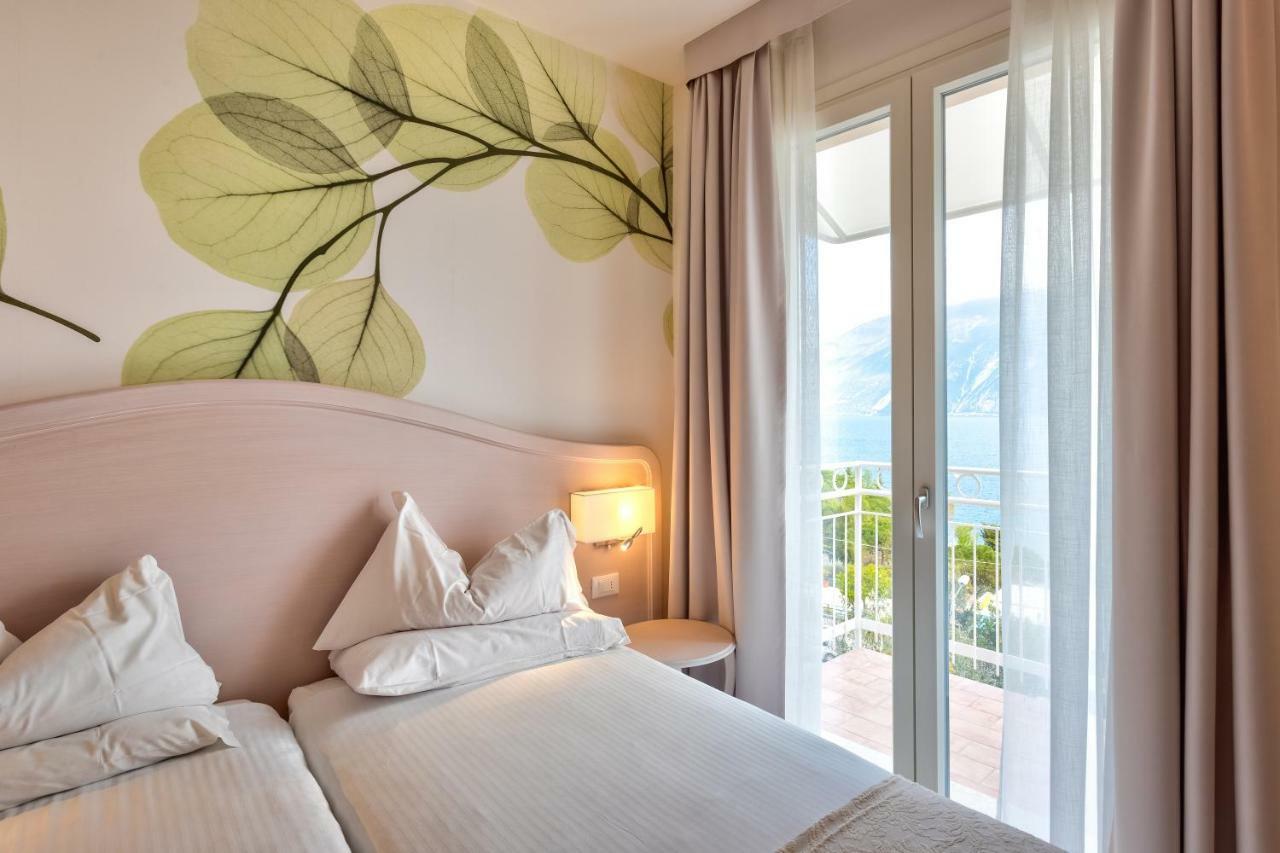 Hotel Riviera Panoramic Green Resort ليمونِ سول غاردا المظهر الخارجي الصورة