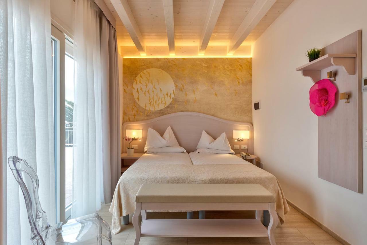 Hotel Riviera Panoramic Green Resort ليمونِ سول غاردا المظهر الخارجي الصورة